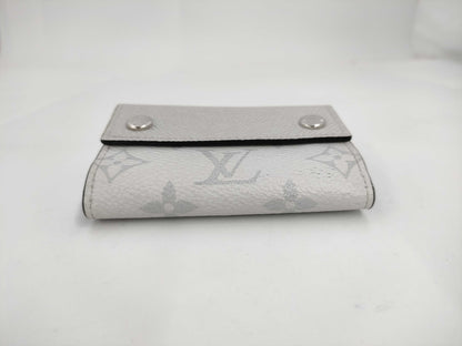LOUIS VUITTON Taiga Rama Discovery Compact Wallet M67621 UB1189 Wallet