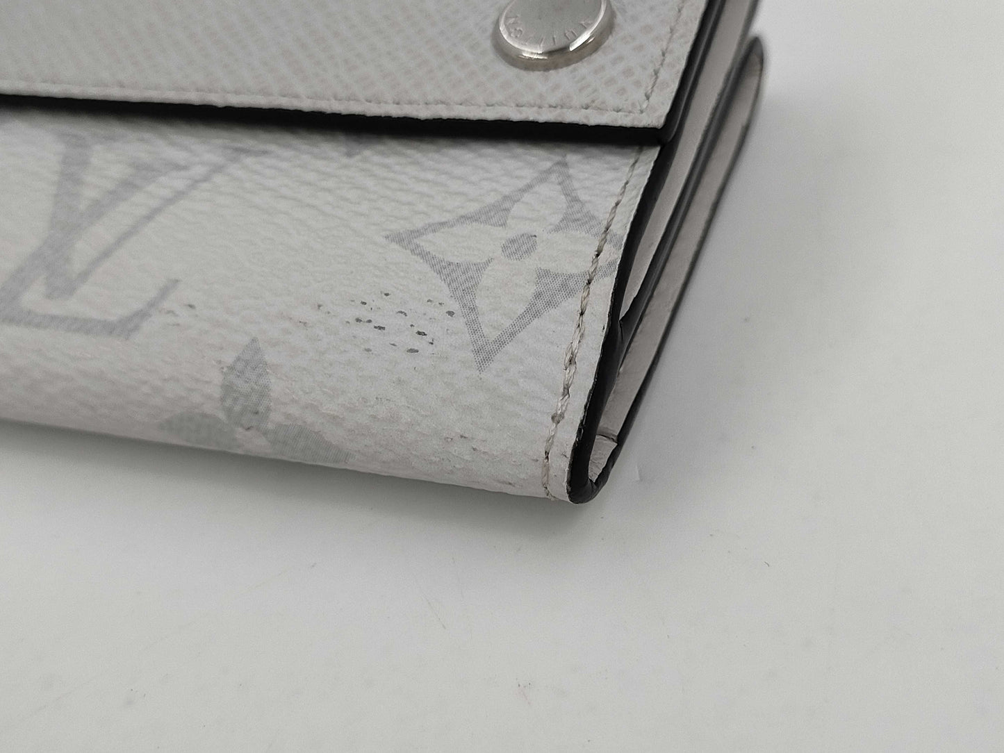 LOUIS VUITTON Taiga Rama Discovery Compact Wallet M67621 UB1189 Wallet