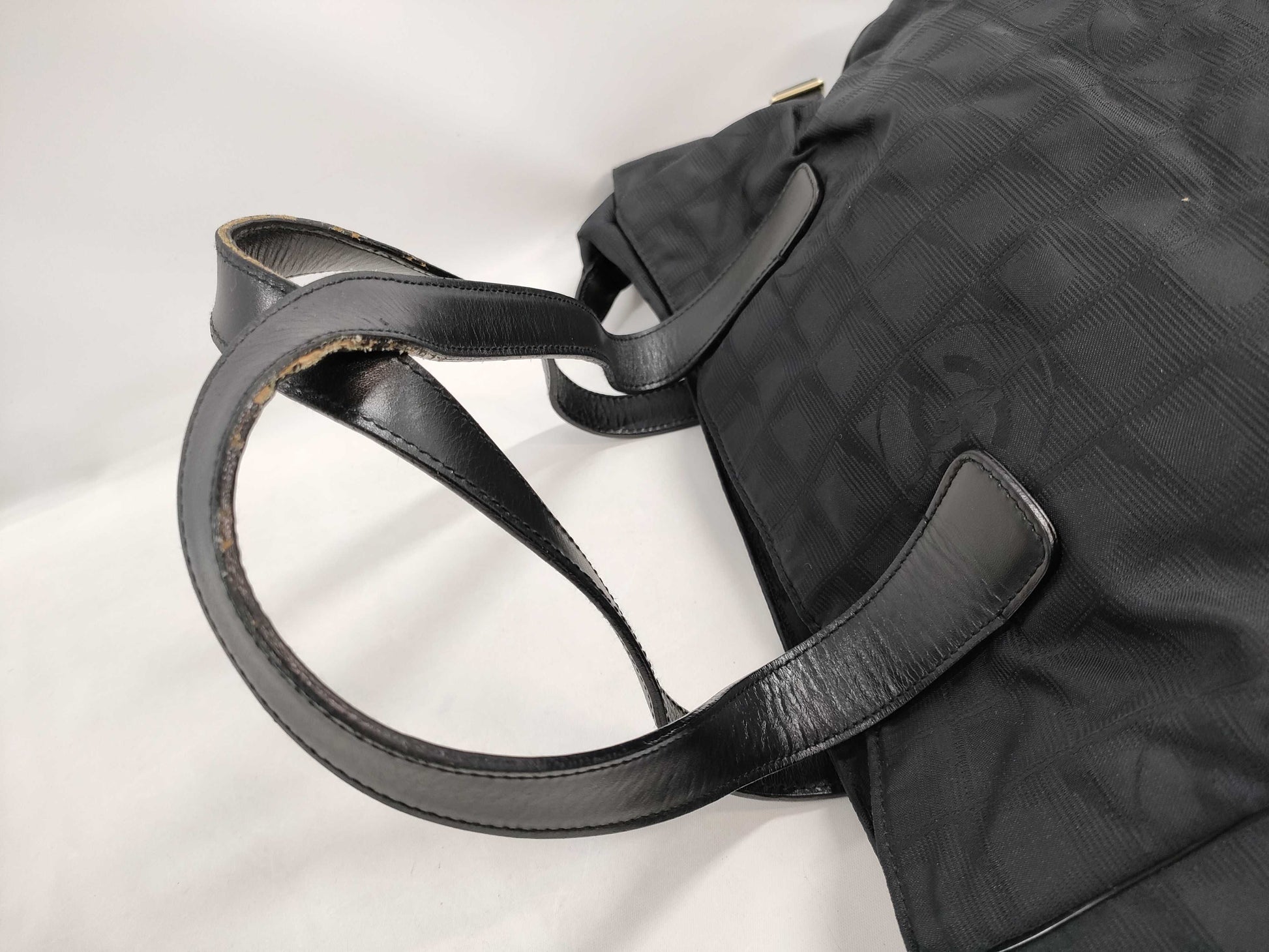 CHANEL New Travel Line Nylon and Leather Tote Bag, Black, No Warranty, 8521384