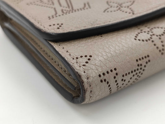 LOUIS VUITTON Louis Vuitton Mahina Portofeuil Iris Compact M62542 Galle Compact Wallet RFID Wallet