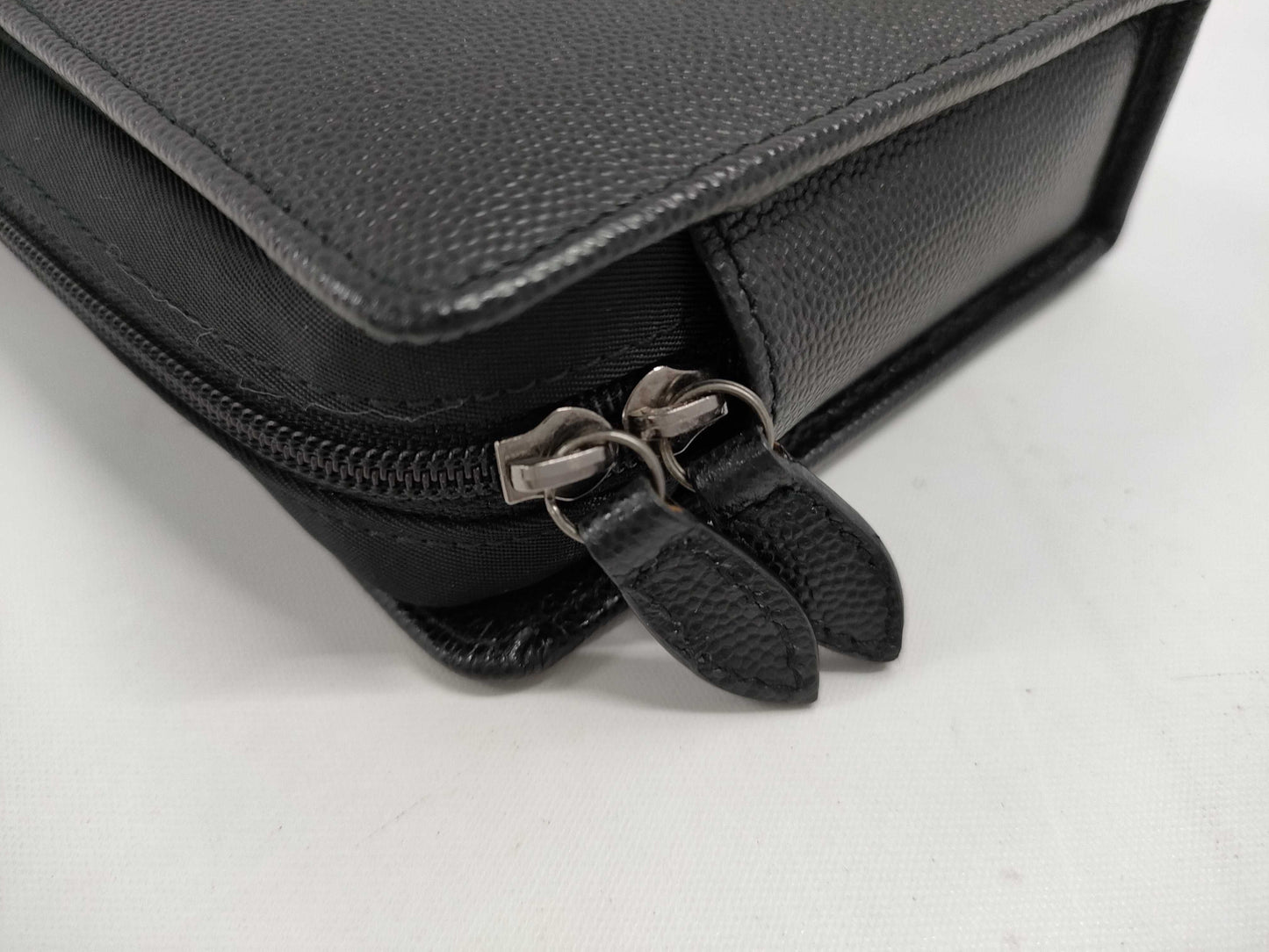 Dior logo plate pouch pouch