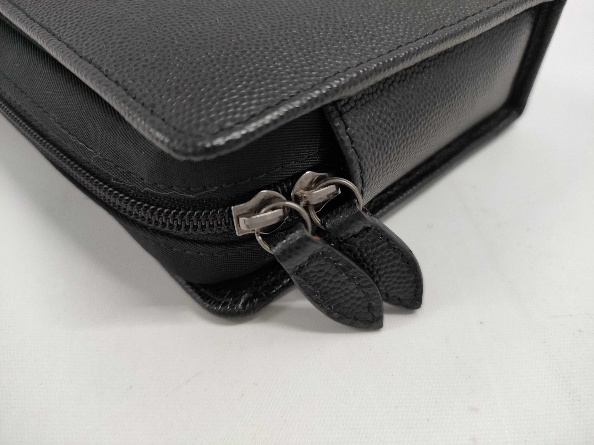 Dior logo plate pouch pouch