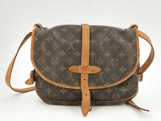 LOUIS VUITTON Saumur 30 Monogram M42256 Shoulder Bag