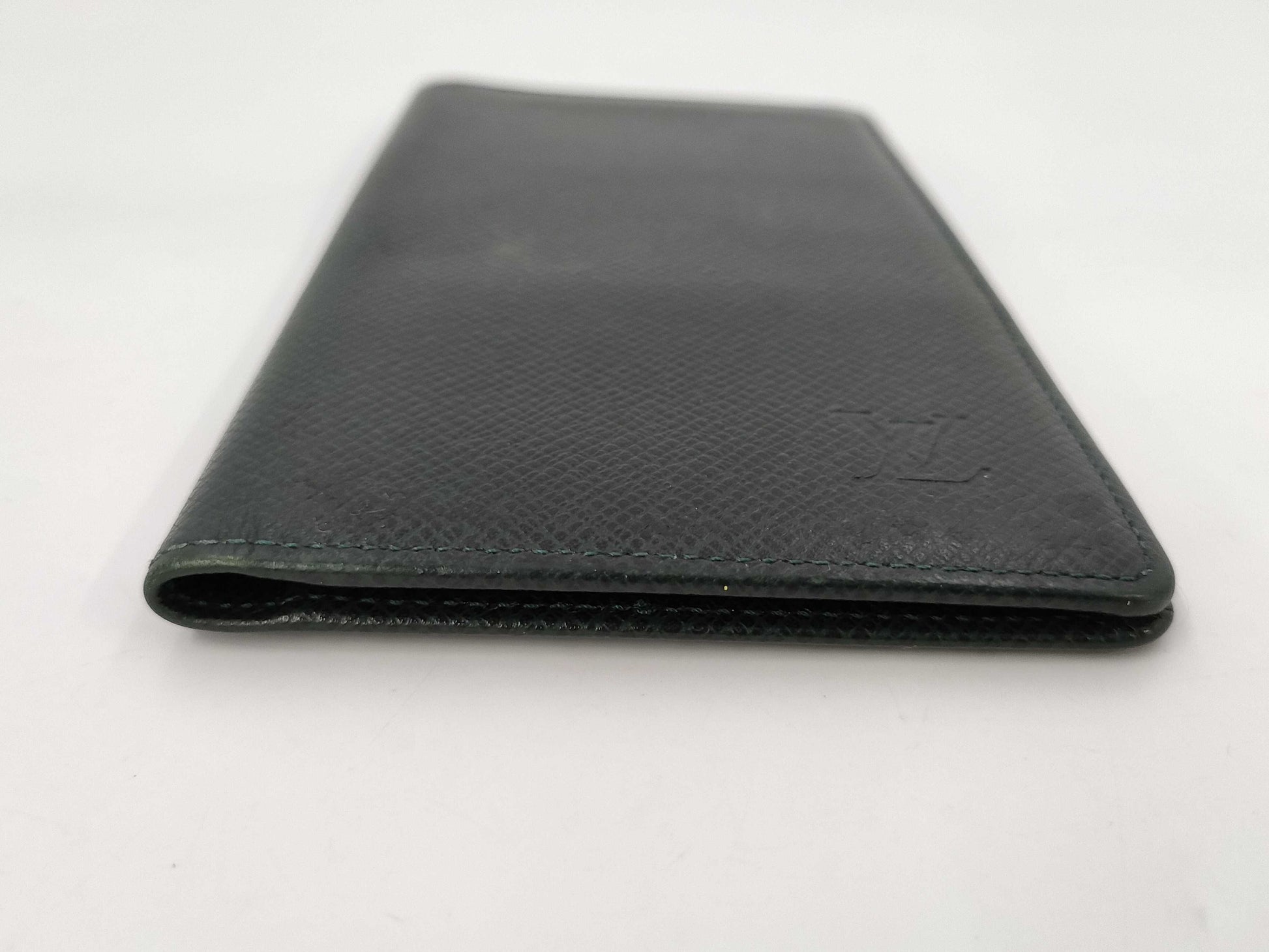 LOUIS VUITTON Taiga Long Wallet