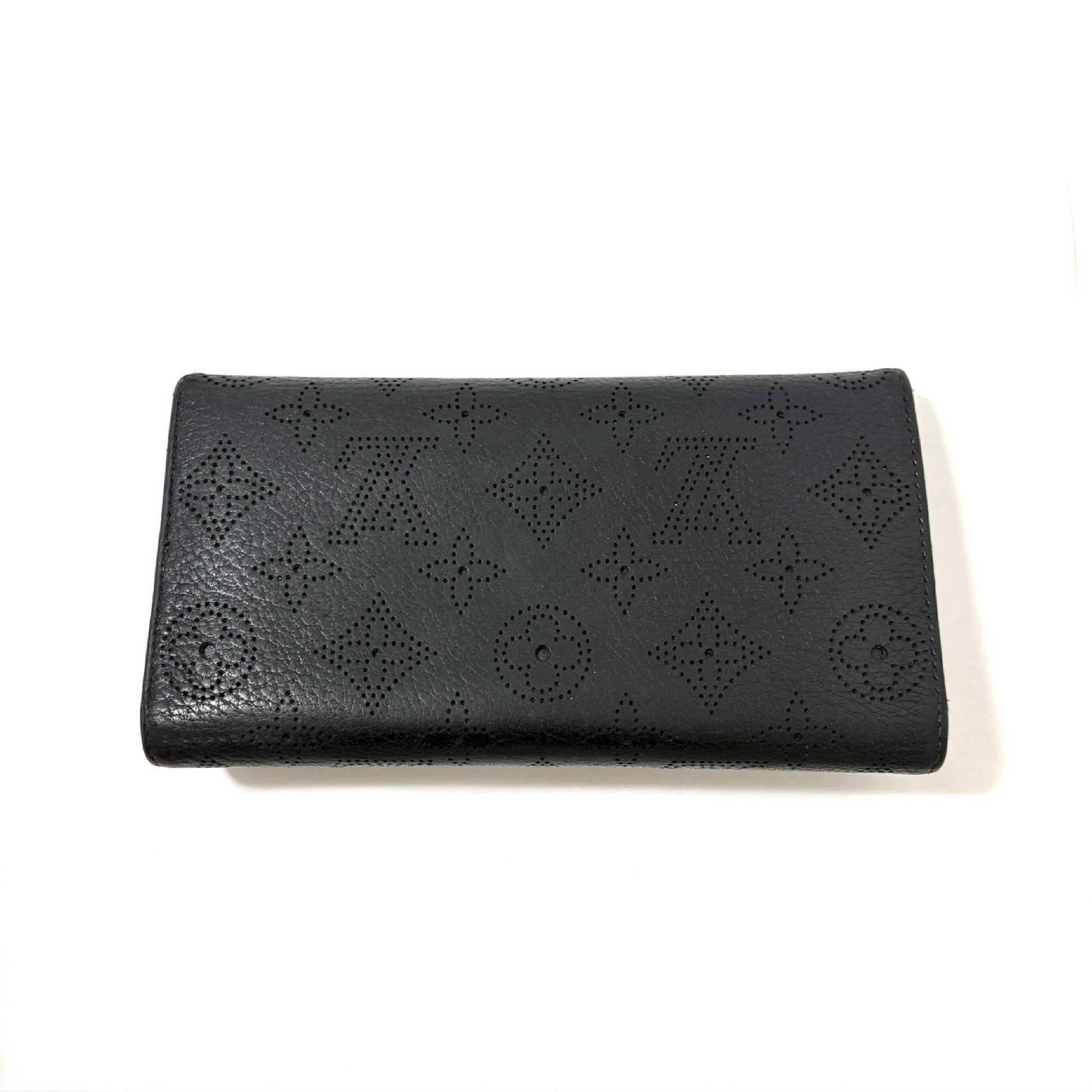 LOUIS VUITTON Mahina Portefeuille Amelia Wallet