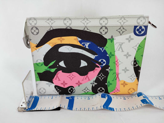 LOUIS VUITTON Monogram Louis Vuitton Pochette Voyage MM LV Portrait Monogram Leather Clutch Bag M82589
