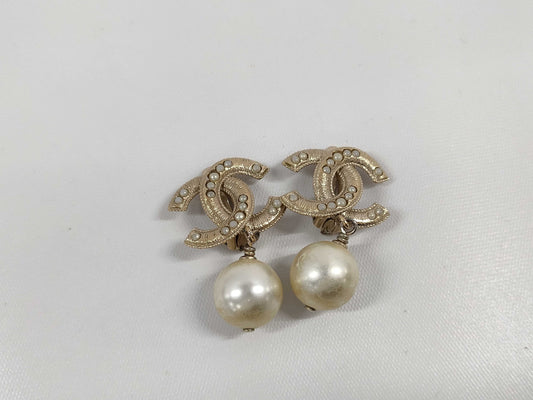 CHANEL CHANEL Earrings Pearl Coco Mark Swing B16P Earrings