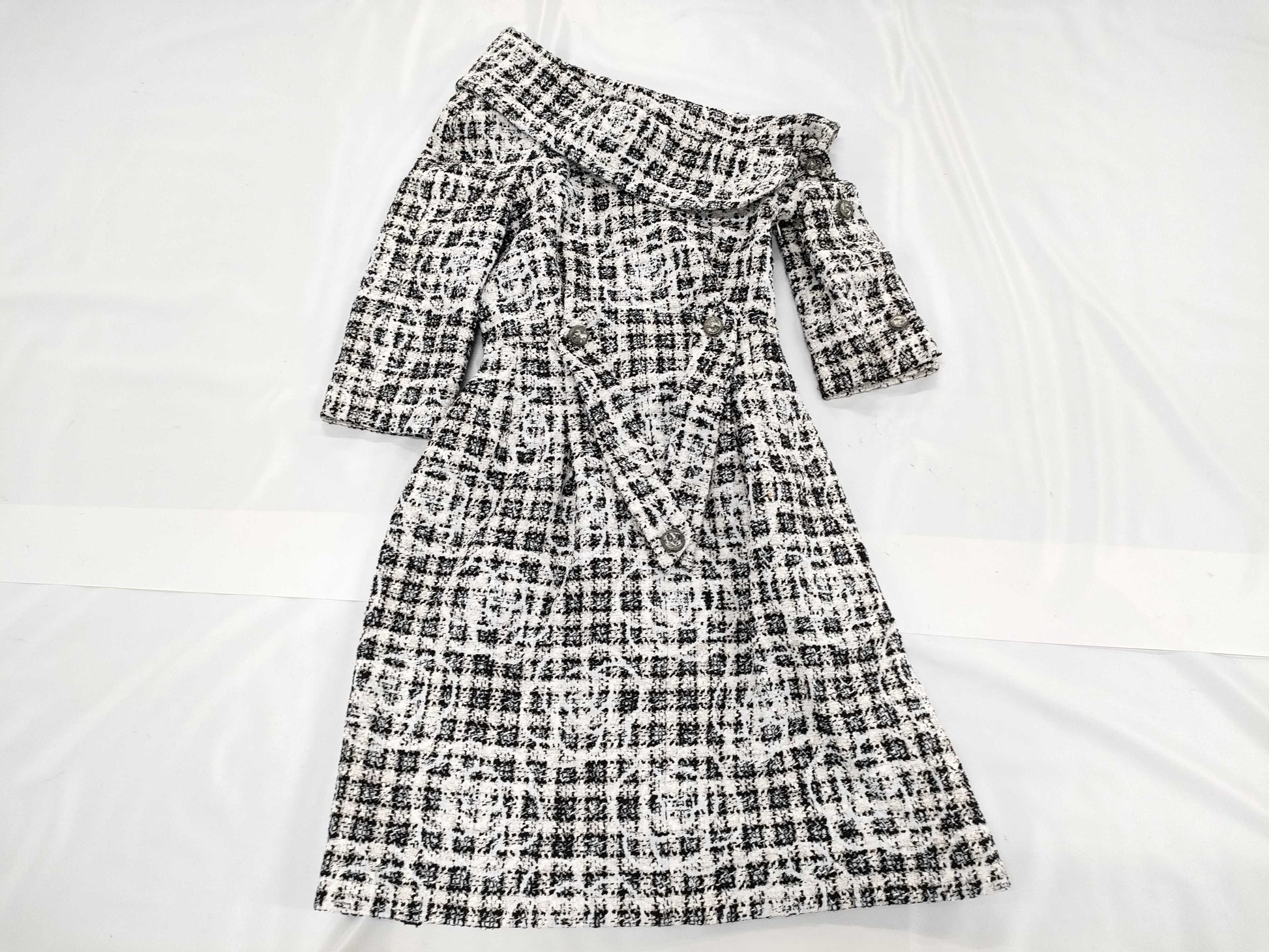 CHANEL CHANEL Dress P49151V35968 Size 34 Mixed Tweed Dress with Crystal Buttons