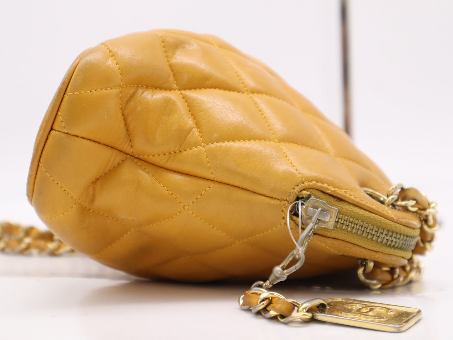 CHANEL Matlasse Chain Shoulder Bag with Card Serial Blur Shoulder Bag
