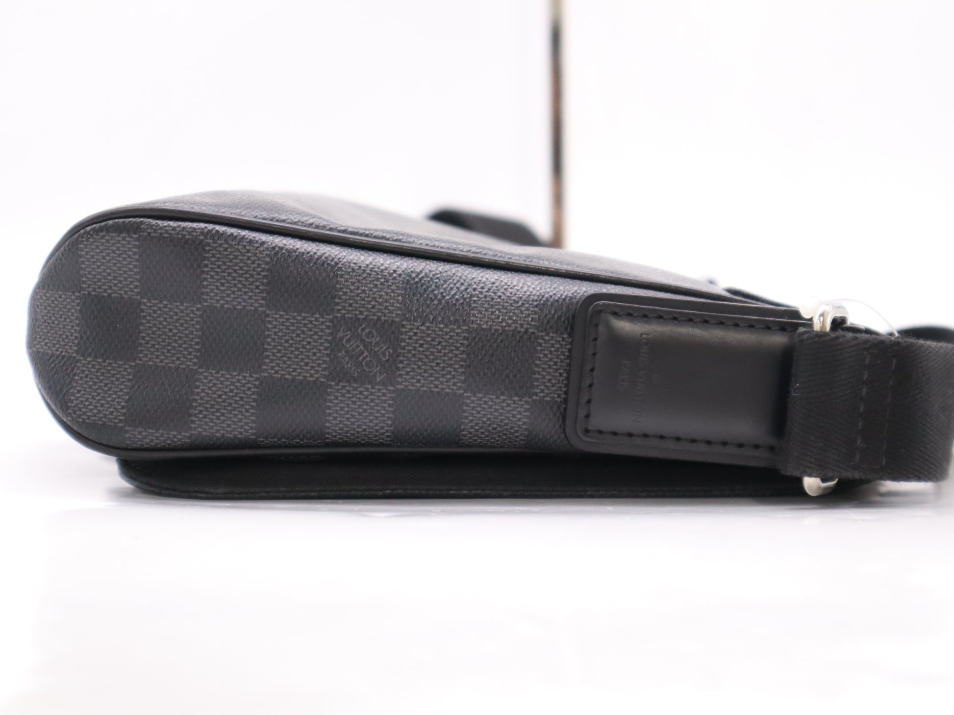 LOUIS VUITTON N41260? Damier Graphite District PM Shoulder Bag