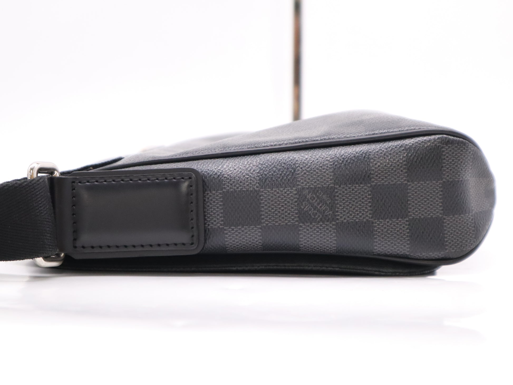 LOUIS VUITTON N41260? Damier Graphite District PM Shoulder Bag