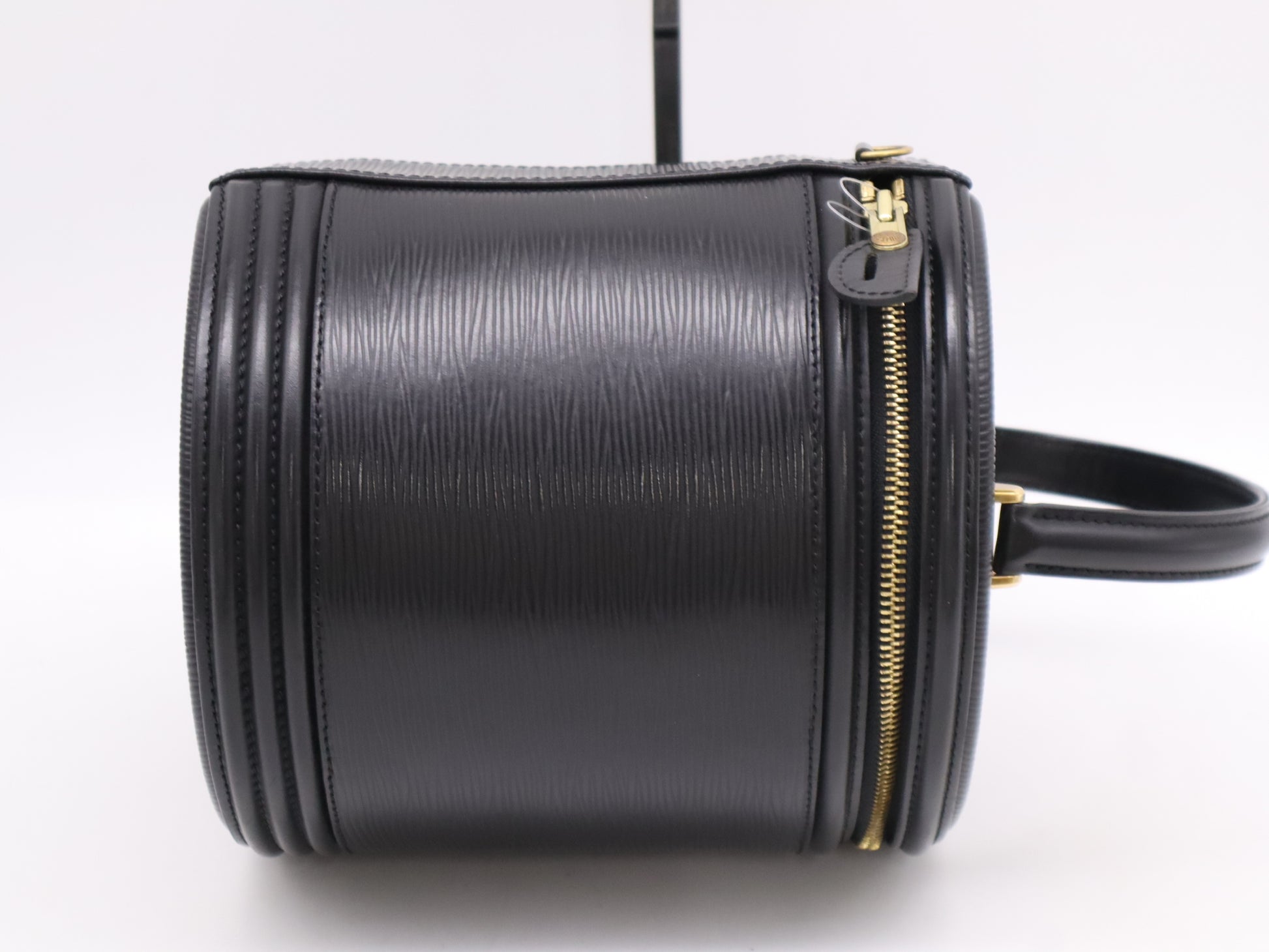 LOUIS VUITTON M48032 Epicanne Noir Handbag