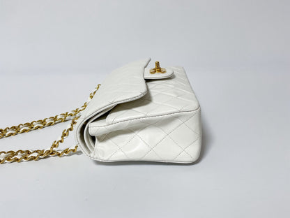 CHANEL W Flap Matrasse White Lambskin Seal Shoulder Bag