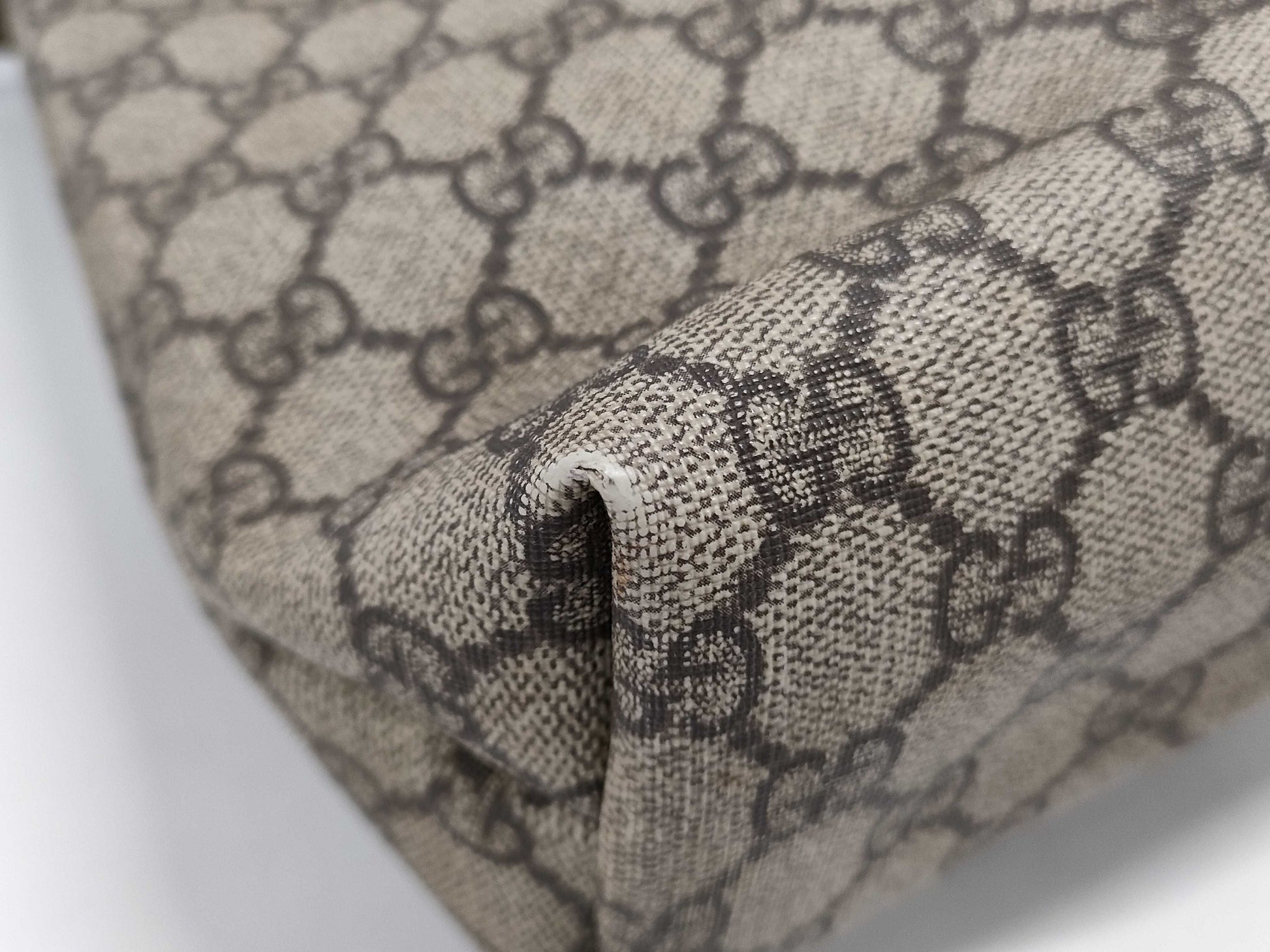 GUCCI GG Supreme Tote Bag