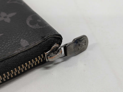 LOUIS VUITTON Monogram Eclipse Zippy Wallet