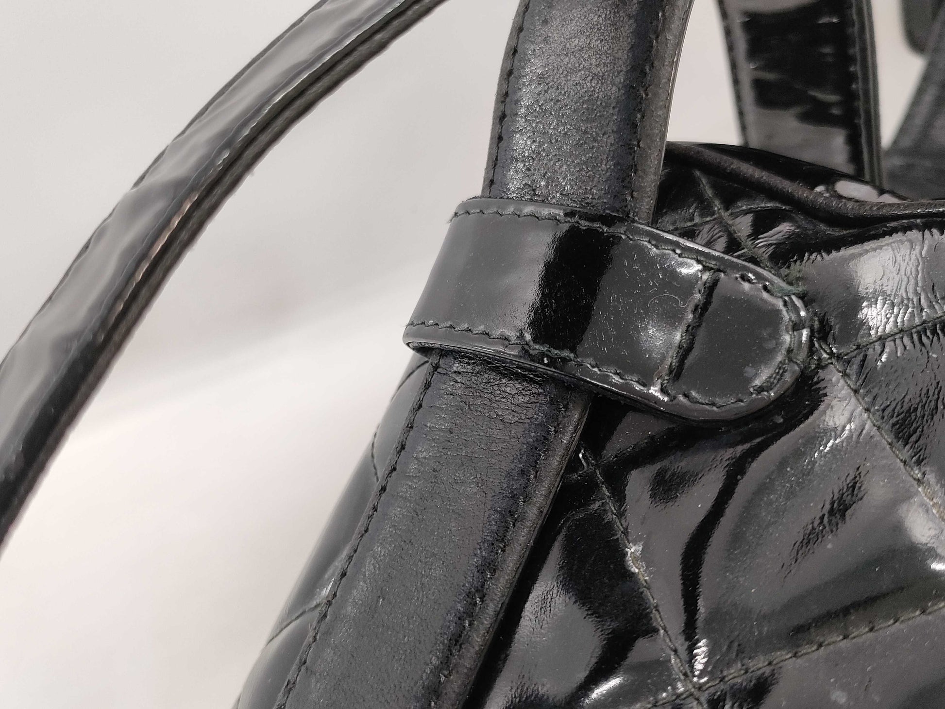 CHANEL CHANEL Matelasse Enamel Patent Leather Waist Bag with Seal