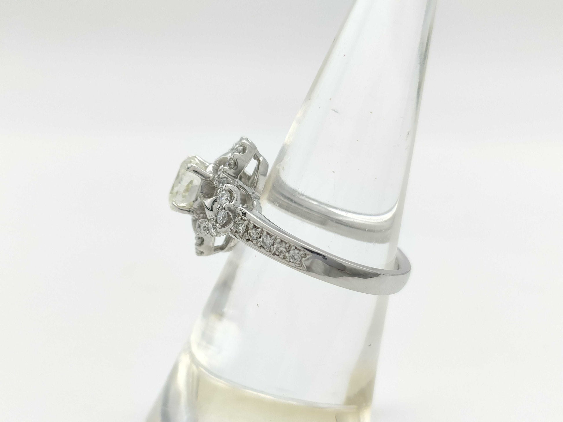 D1.005ct D0.46ct WG750 6.5g Ring 