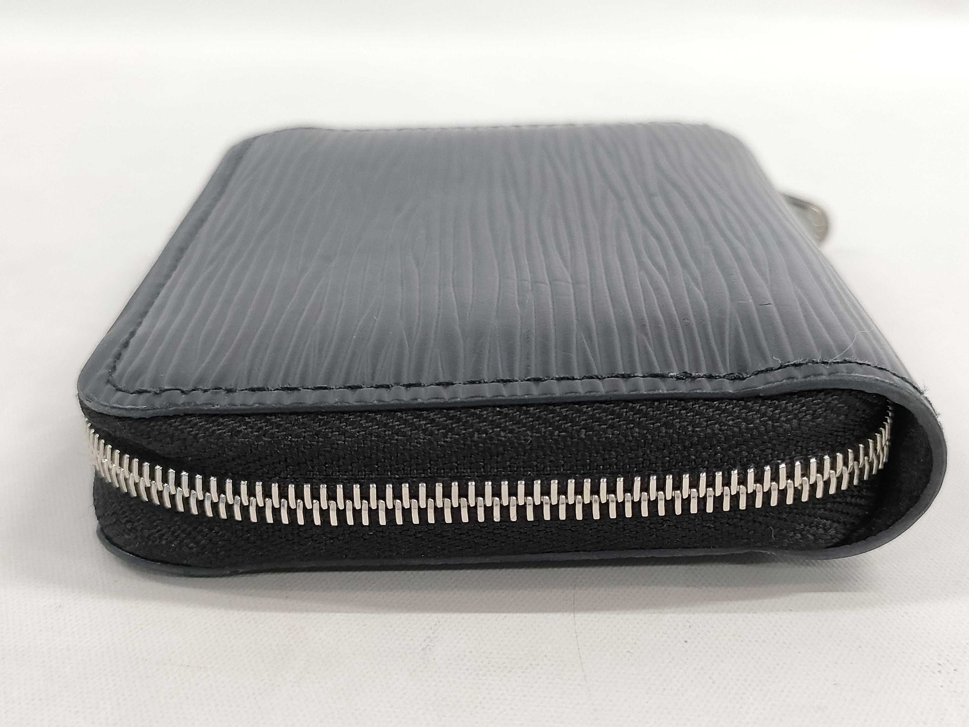 LOUIS VUITTON Epi Zippy Coin Purse Wallet