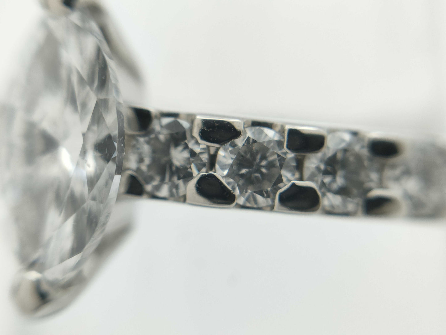 D0.557ct/0.36ct PT900 4.5g Ring 
