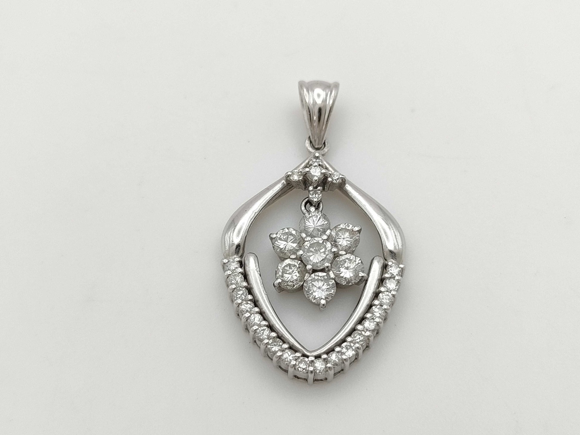 D1.12ct PT900 6.7g Pendant Top 