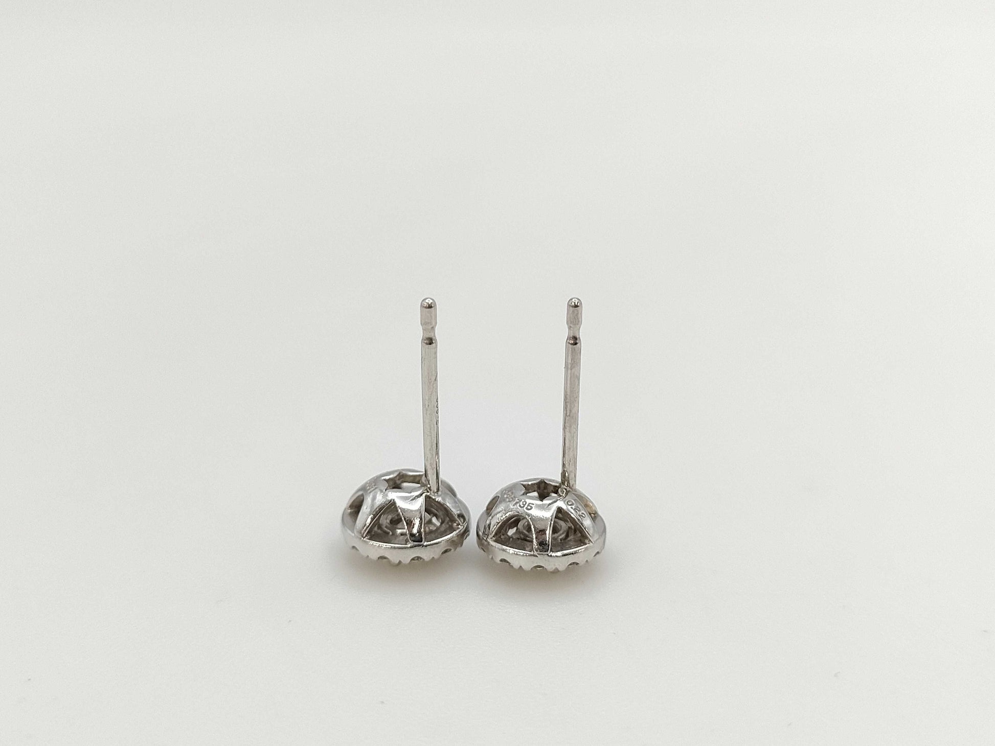 D0.15/0.15ct Melee Diamond PT900 2.4g Earrings 