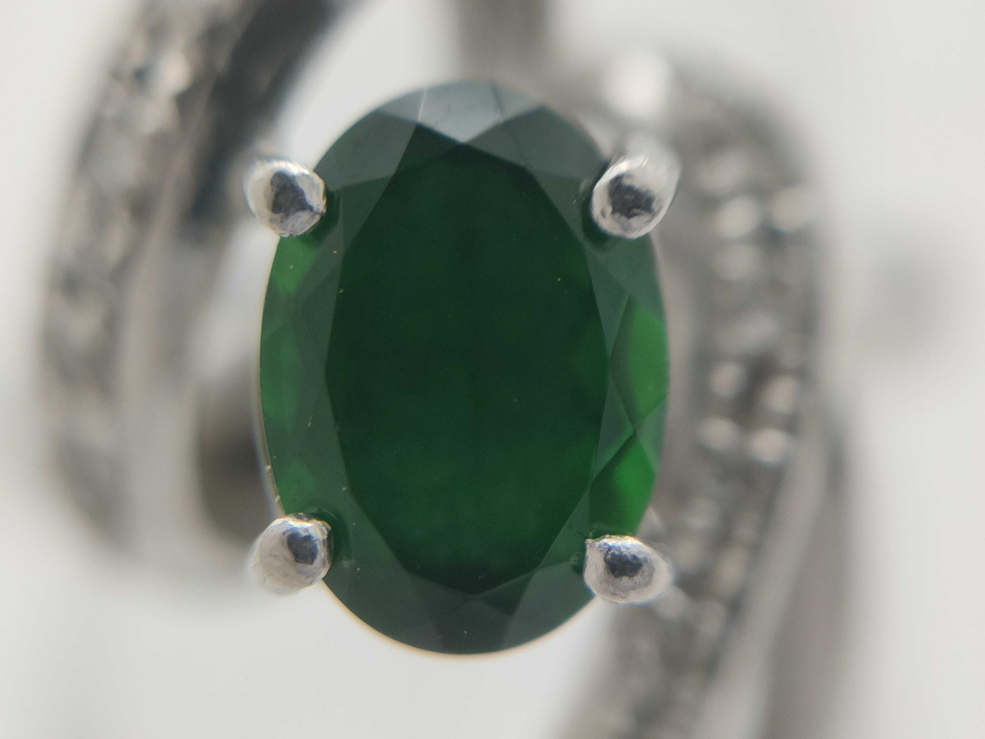 Colored Stone 0.97ct D0.10ct PT900 7.8g Ring 