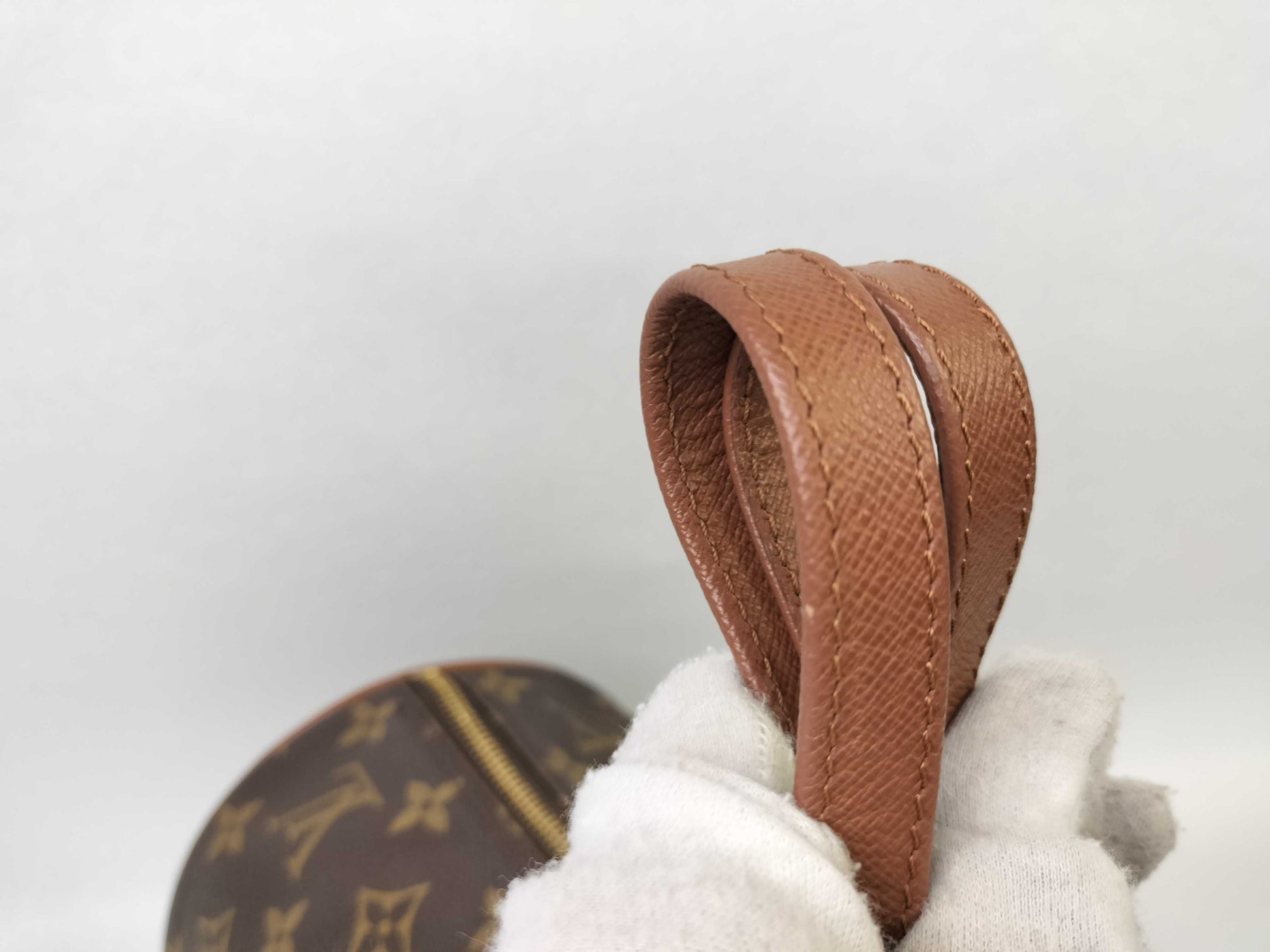 LOUIS VUITTON Monogram Louis Vuitton Monogram Old Papillon Handbag with Pouch