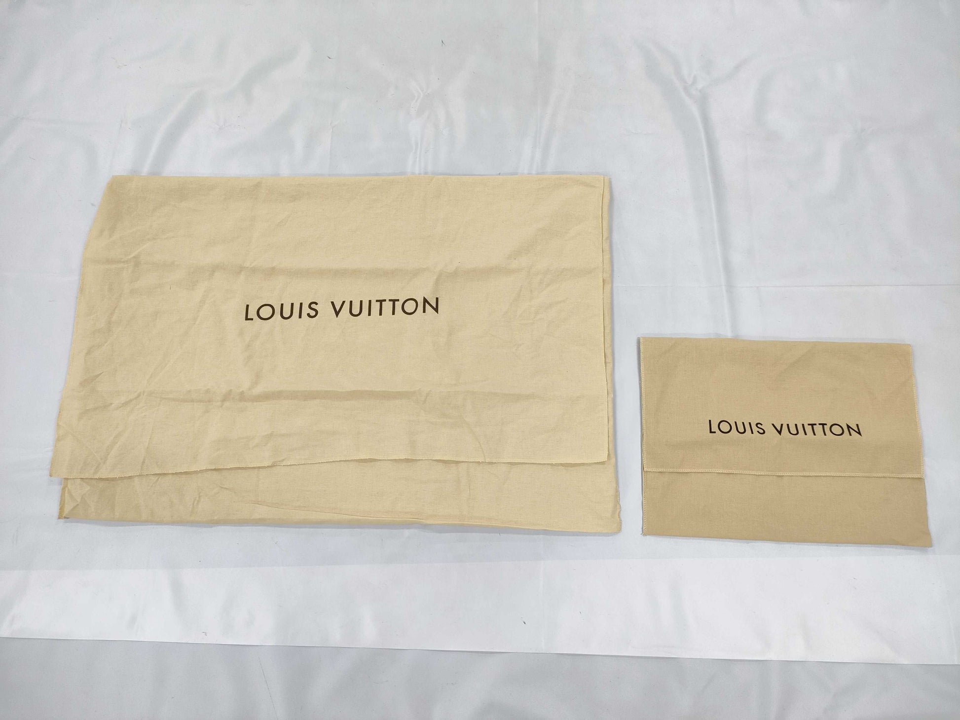 LOUIS VUITTON 15 Dust Bags 