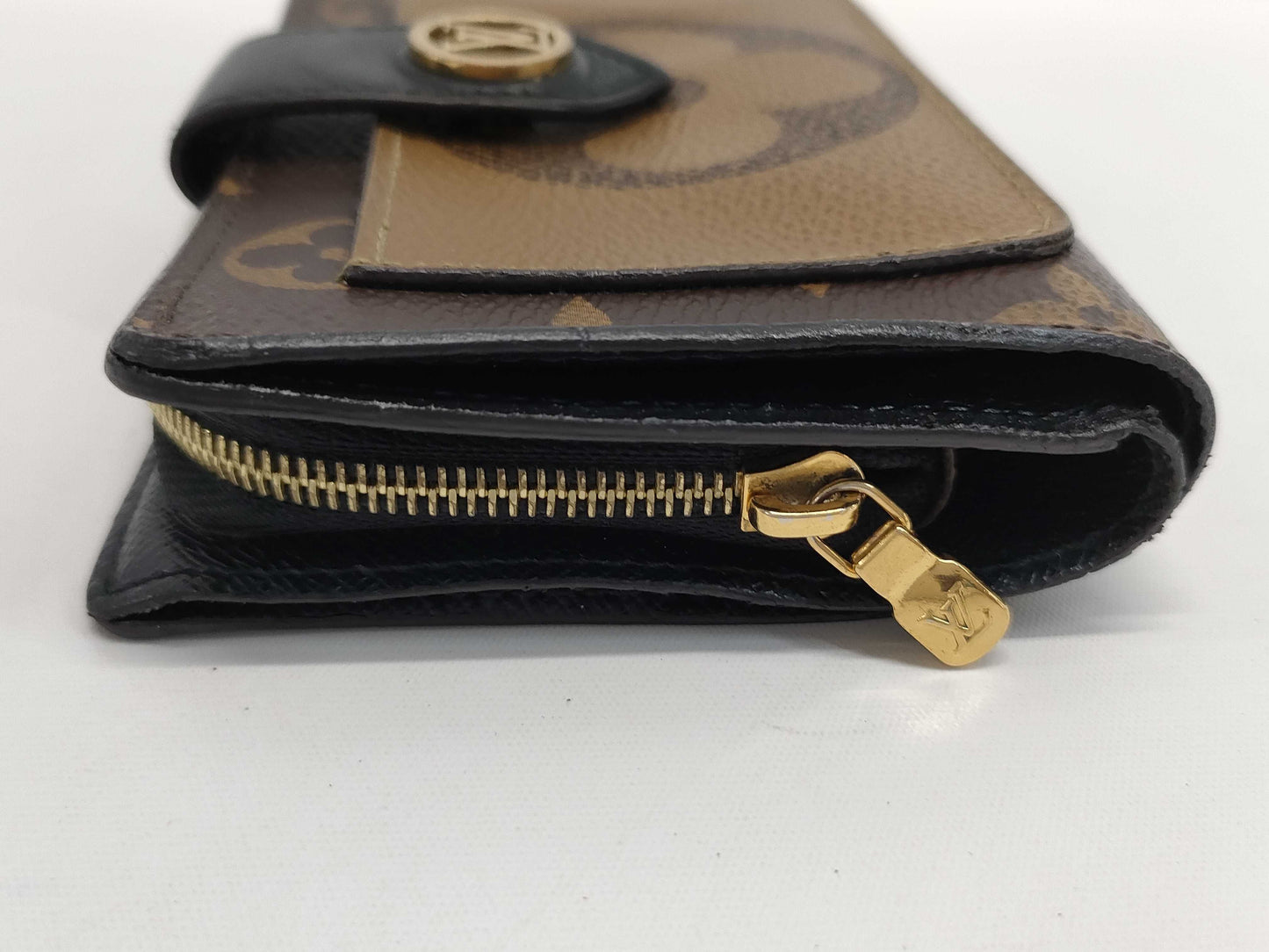 LOUIS VUITTON Giant Monogram Bifold Wallet 16-368 Wallet