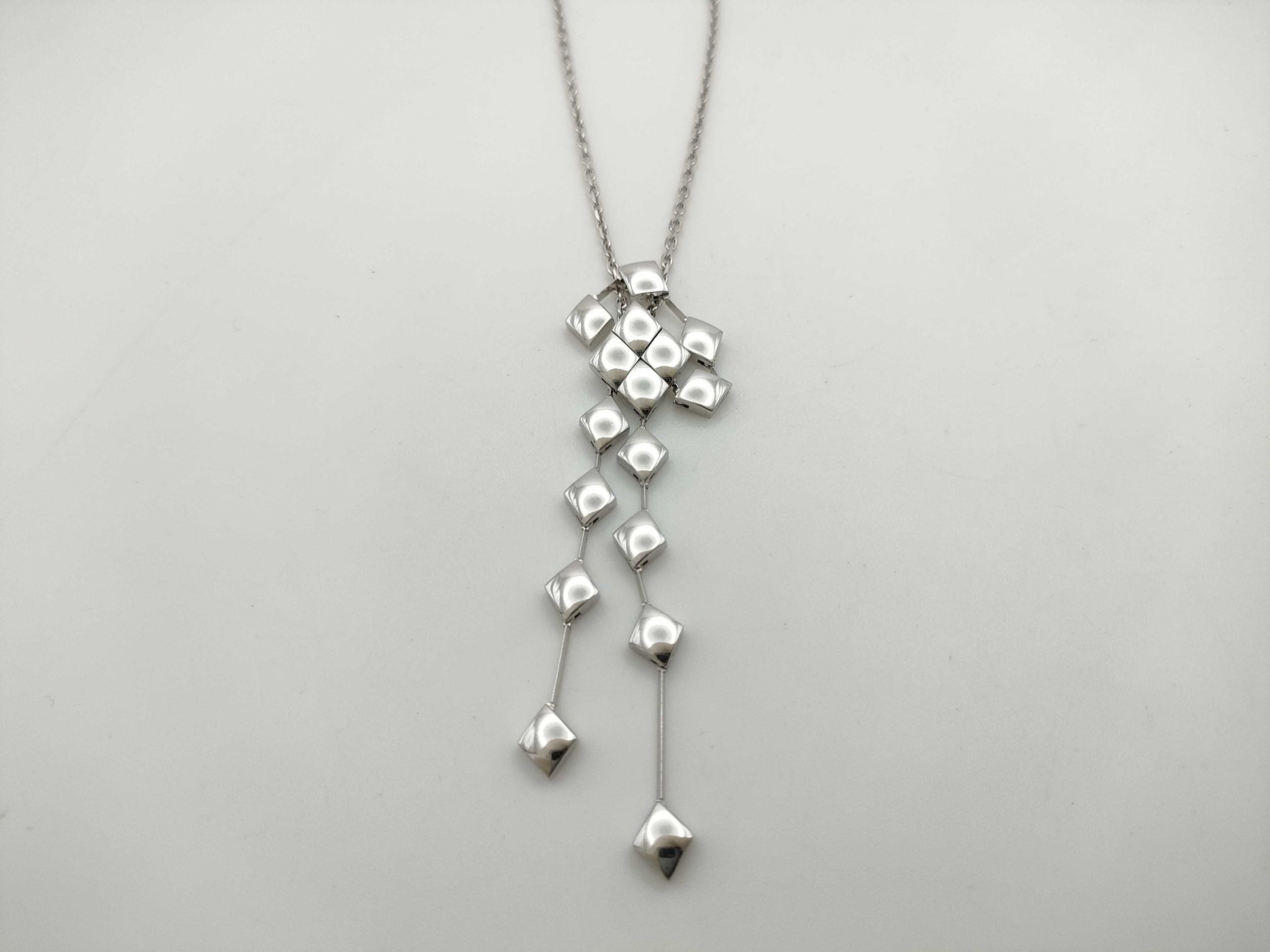 CHANEL Matlasse WG 750 15.8g Necklace