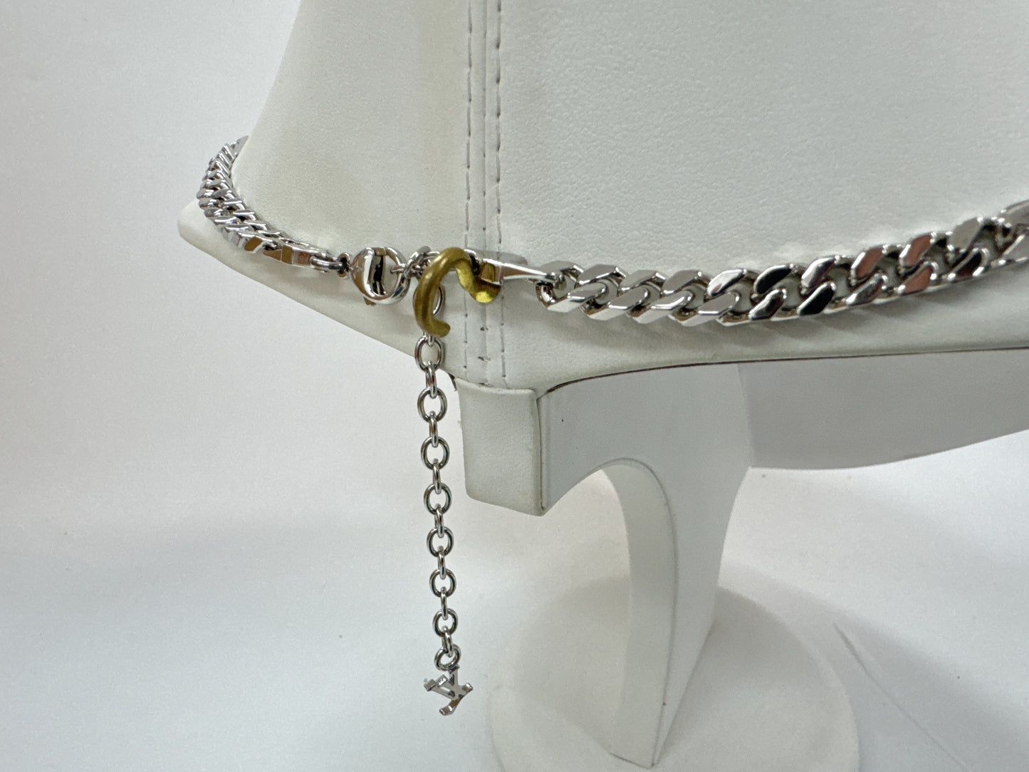 LOUIS VUITTON Louis Vuitton M02248 AK3234 LV Figaro Silver Necklace