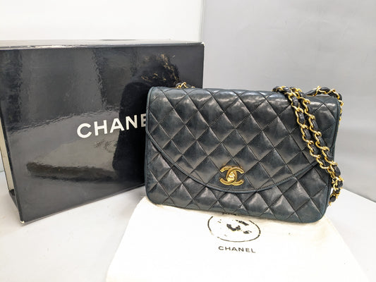 CHANEL Lam Matlasse Single 0858583 Seal Galler Shoulder Bag