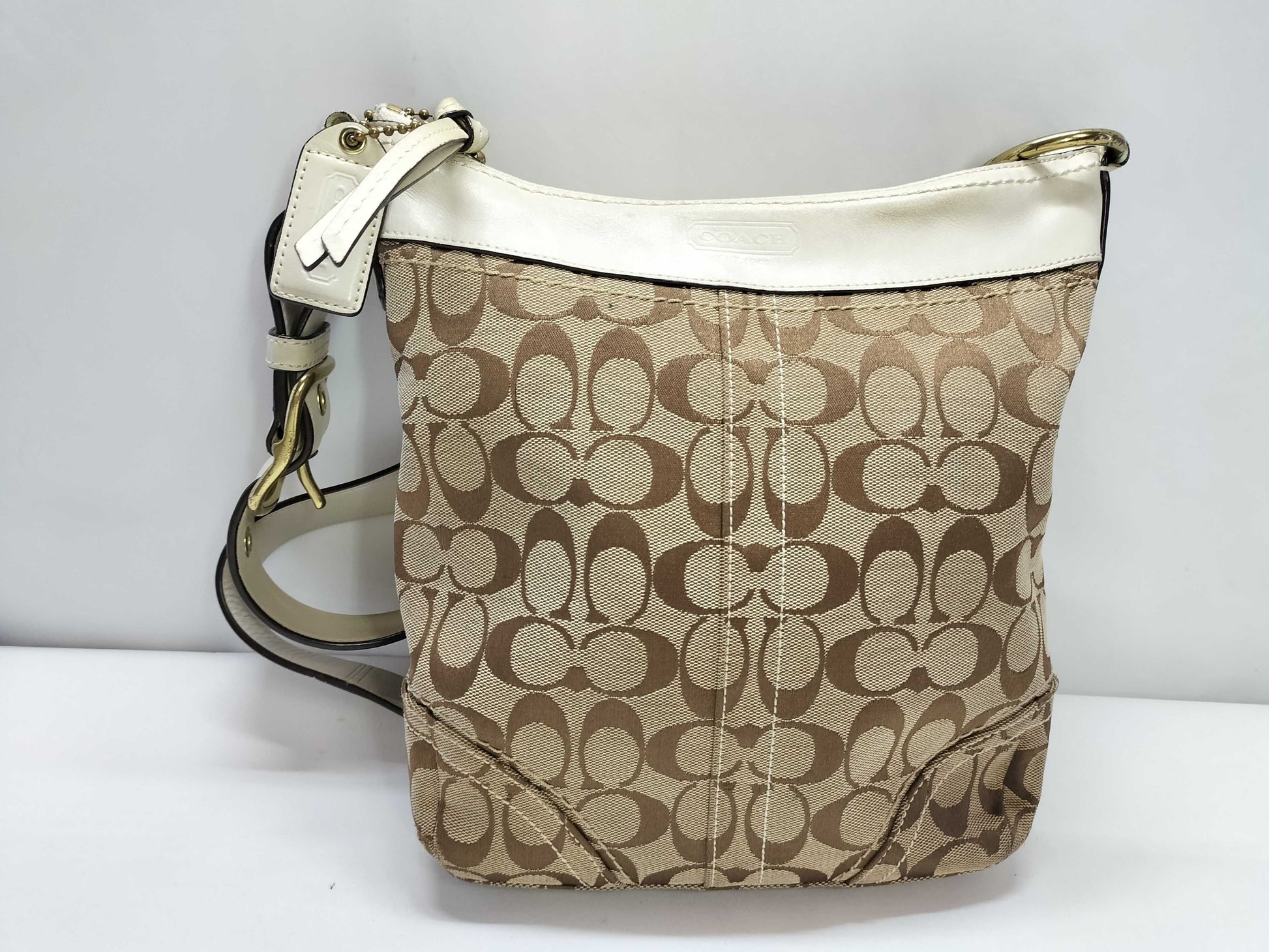 COACH Signature COCAH Coach Signature Canvas Shoulder Bag 10403 Shoulder Bag