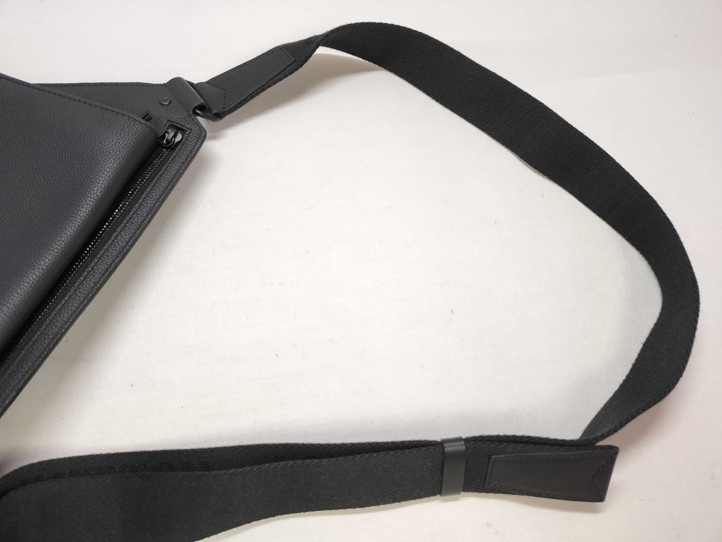 LOUIS VUITTON LV Aerogram M57081 Take-Off Sling Noir RFID Storage Bag Waist Bag