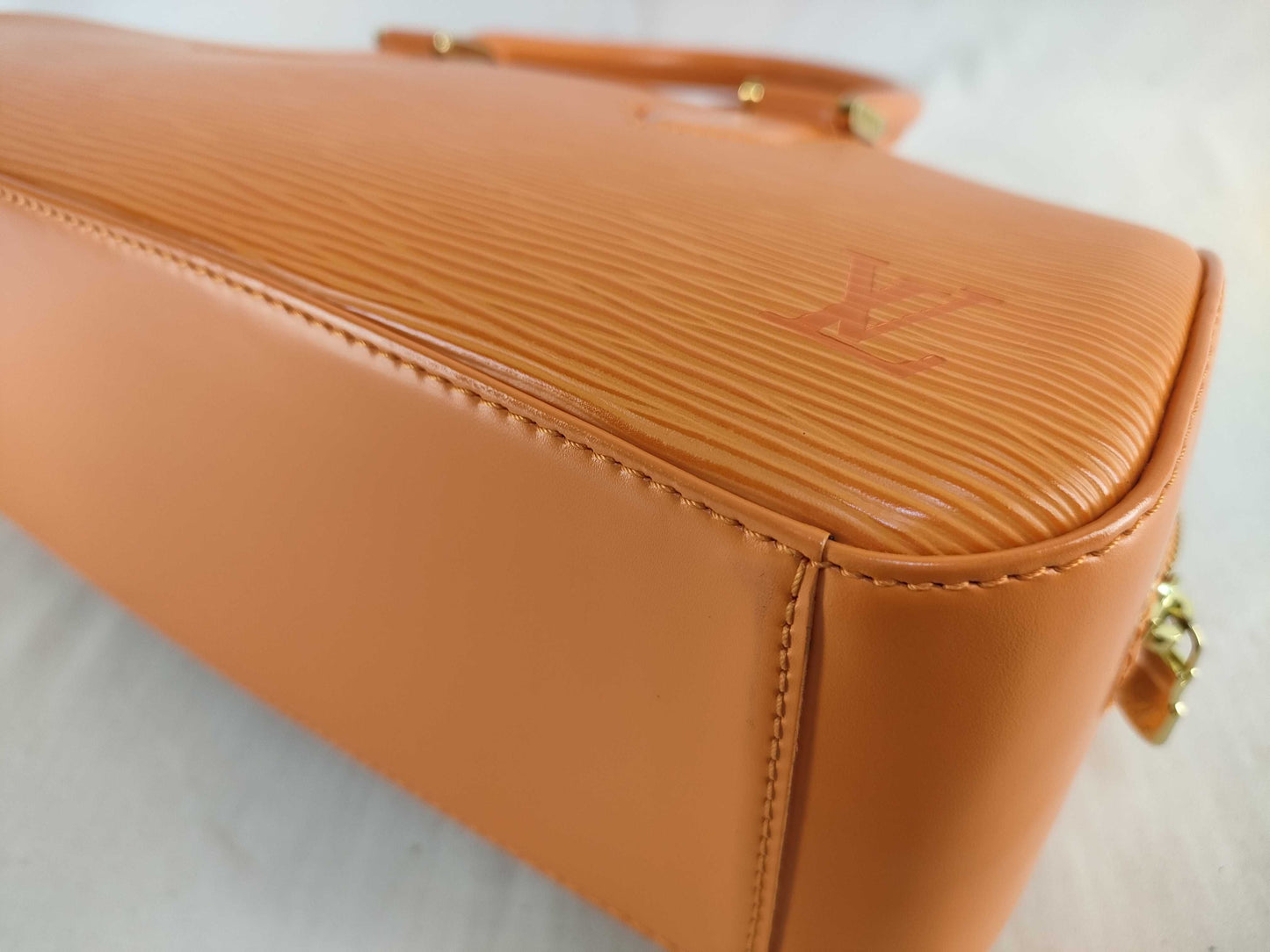 LOUIS VUITTON Epi Louis Vuitton/Epi Jasmine Mandarin Orange Handbag Handbag Handbag