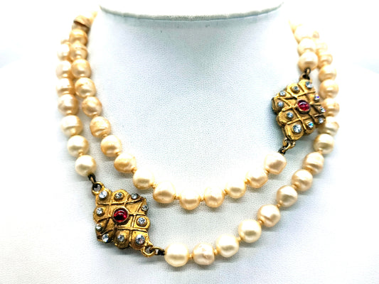 CHANEL Gripoa Rhinestone and Pearl Necklace
