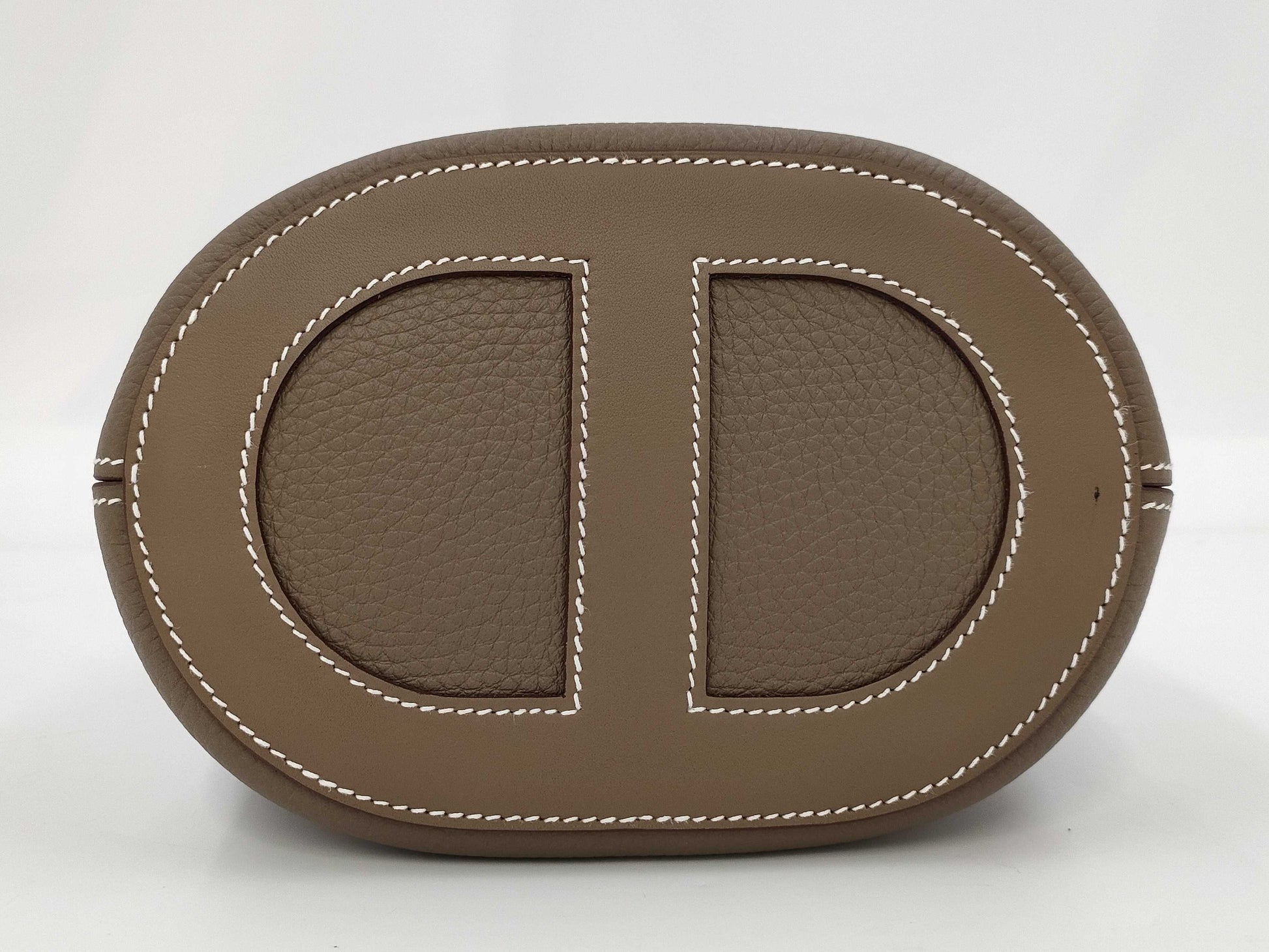 HERMES In the Loop 18 Taurillon Clemence K Stamped Etoupe Handbag