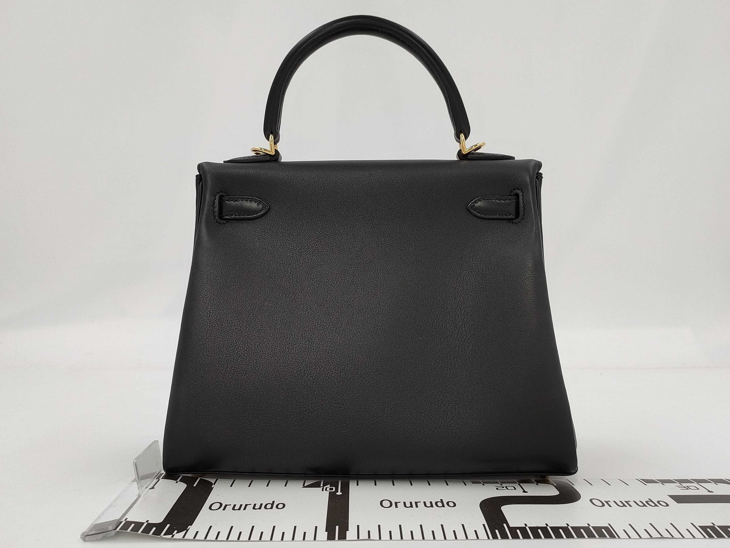 HERMES Kelly 25 Shelly II Noir Handbag with G Hardware and K Stamp
