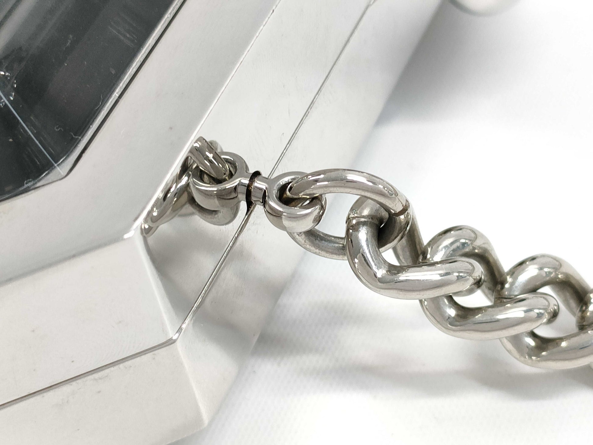 CHANEL Premier Motif B15C Chain Shoulder Bag