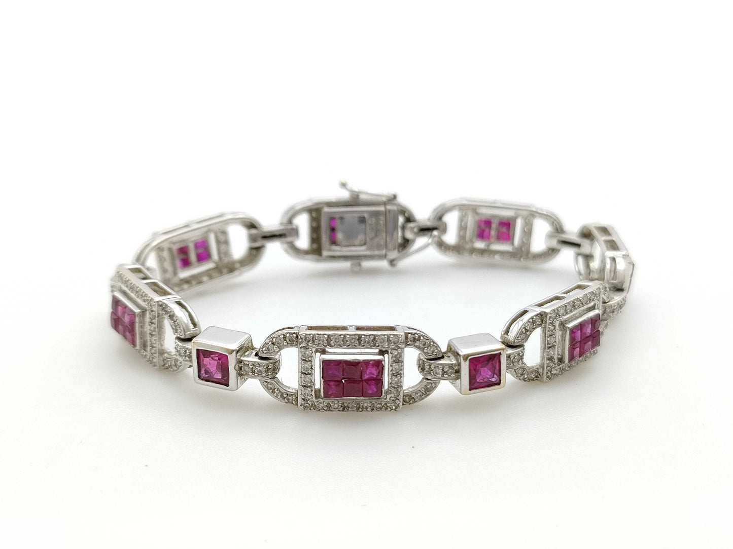 R4.15ct D1.50ct 750 18.2g Bracelet Bangle 