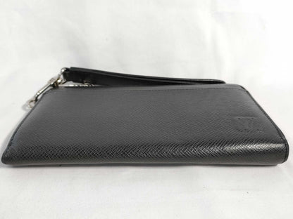 LOUIS VUITTON Taiga Zippy Dragonne Long Wallet with RFID