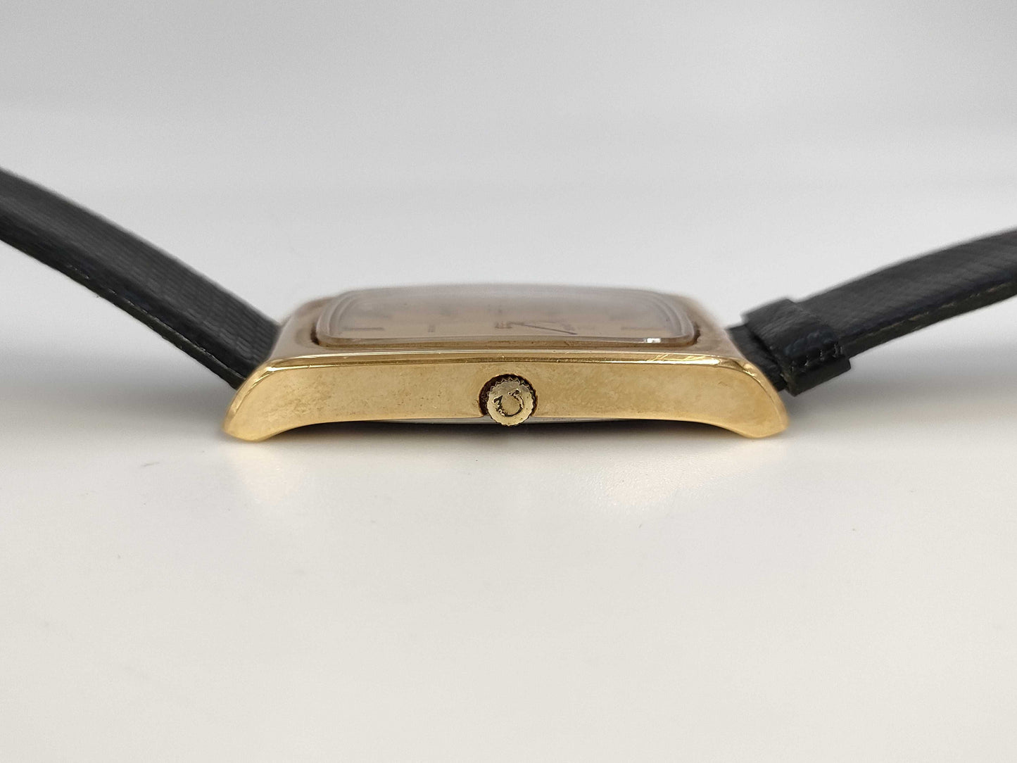 OMEGA Geneva Hand-Wound Immovable Women's Watch