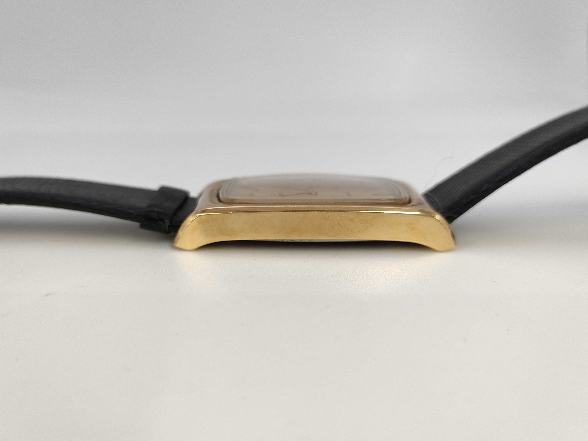 OMEGA Geneva Hand-Wound Immovable Women's Watch