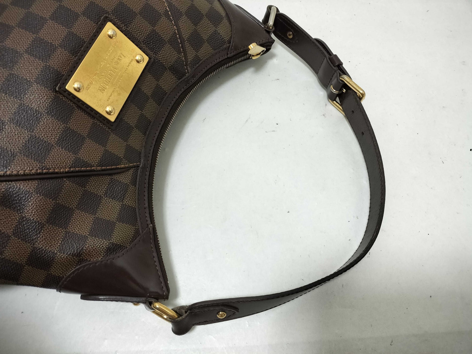 LOUIS VUITTON Damier Thames GM Shoulder Bag N48181