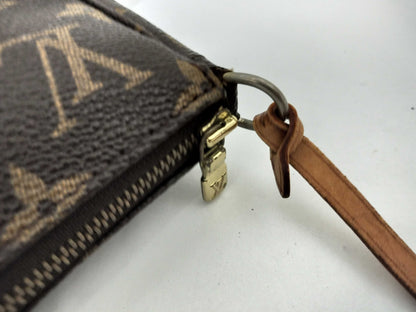 LOUIS VUITTON Monogram Accessory Pouch