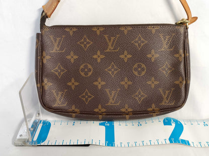 LOUIS VUITTON Monogram Pochette Accessoires Handbag