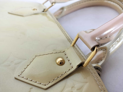 LOUIS VUITTON Vernis Louis Vuitton Enamel Alma Shoulder Bag Handbag