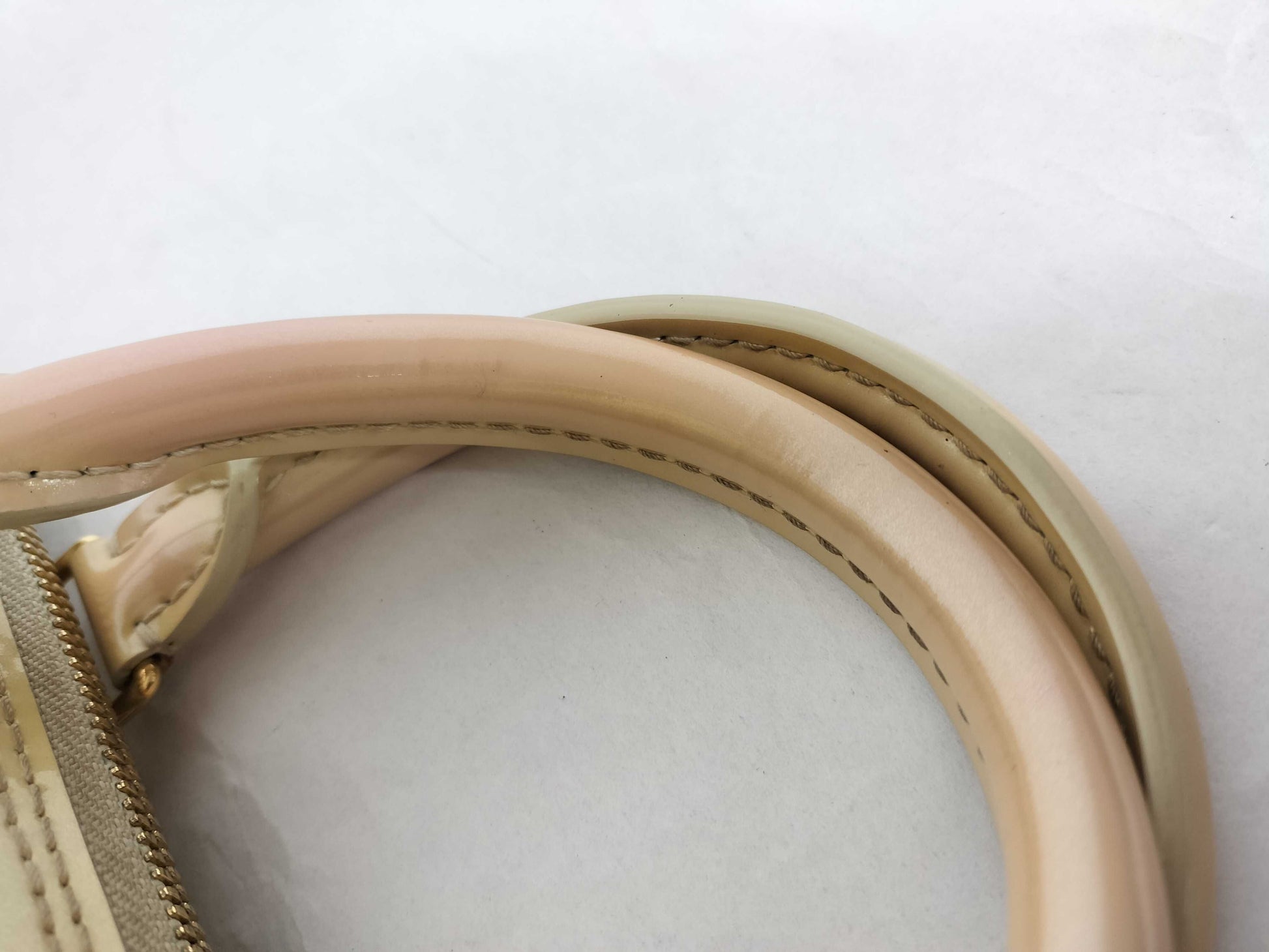 LOUIS VUITTON Vernis Louis Vuitton Enamel Alma Shoulder Bag Handbag