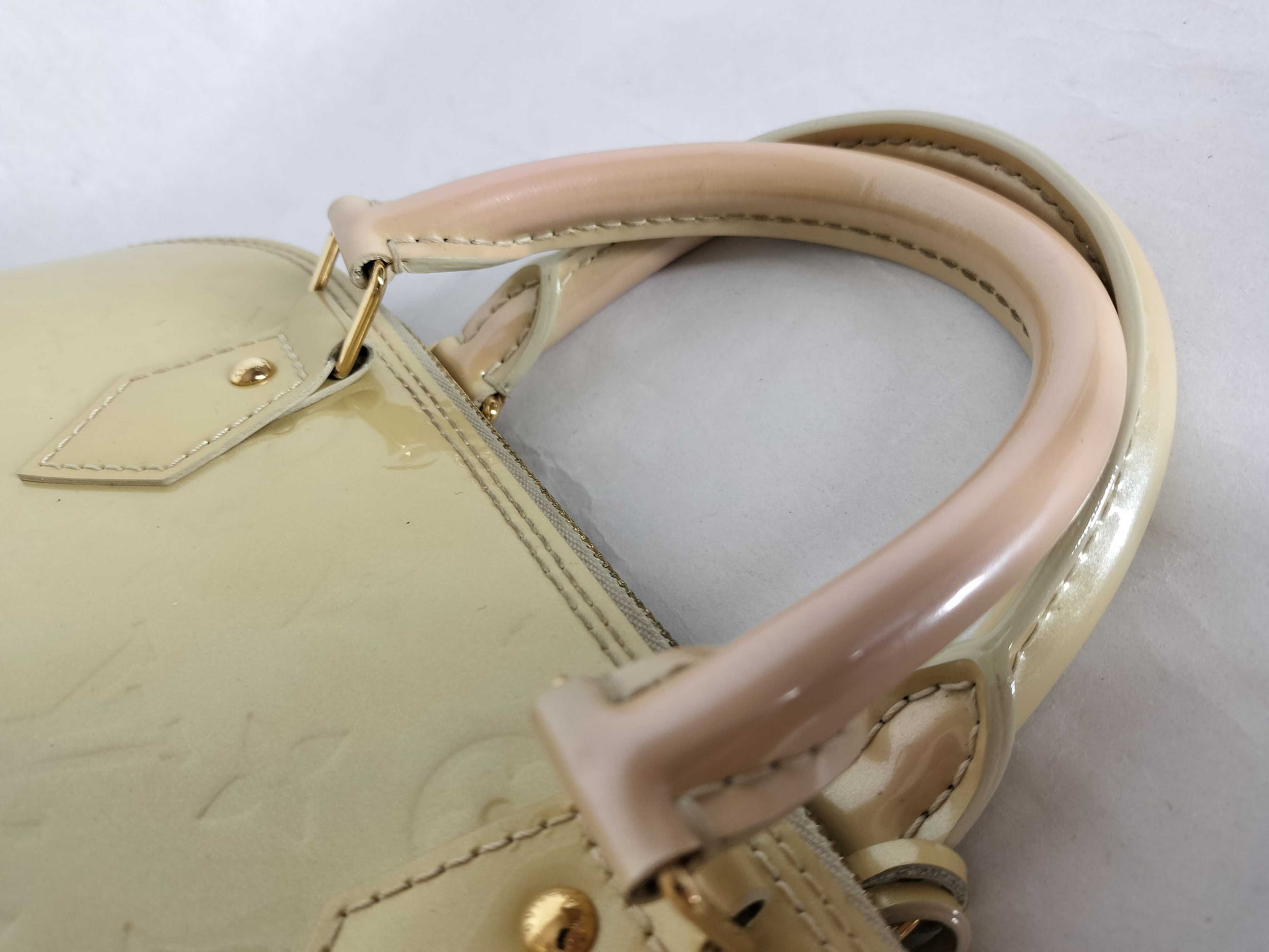 LOUIS VUITTON Vernis Louis Vuitton Enamel Alma Shoulder Bag Handbag