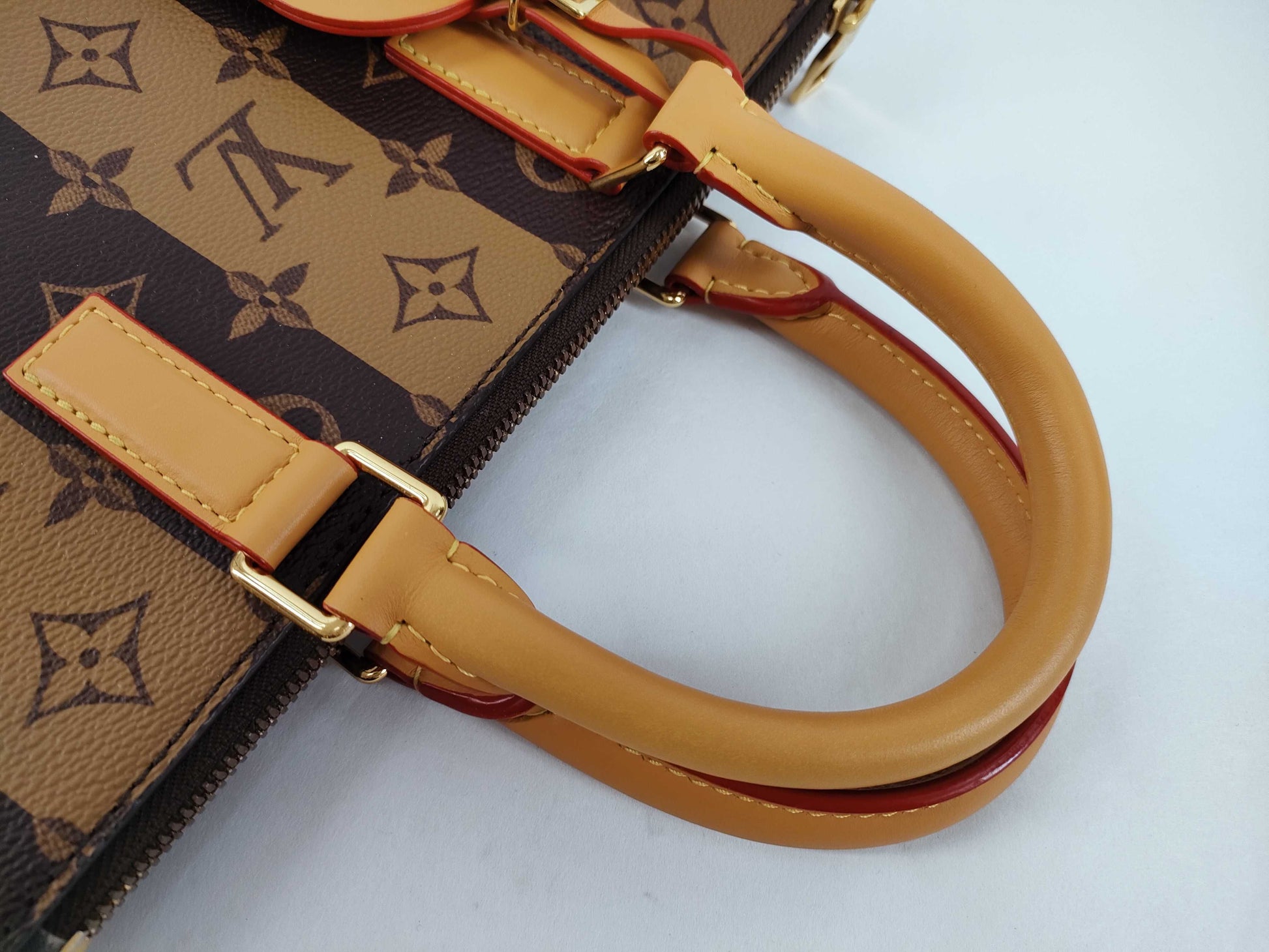 LOUIS VUITTON Monogram Sack Messenger Shoulder Bag Handbag